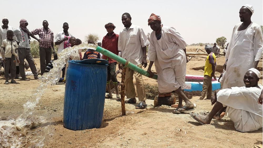 صورة بئر زراعي ببكرة سحب يدوية - السودان
