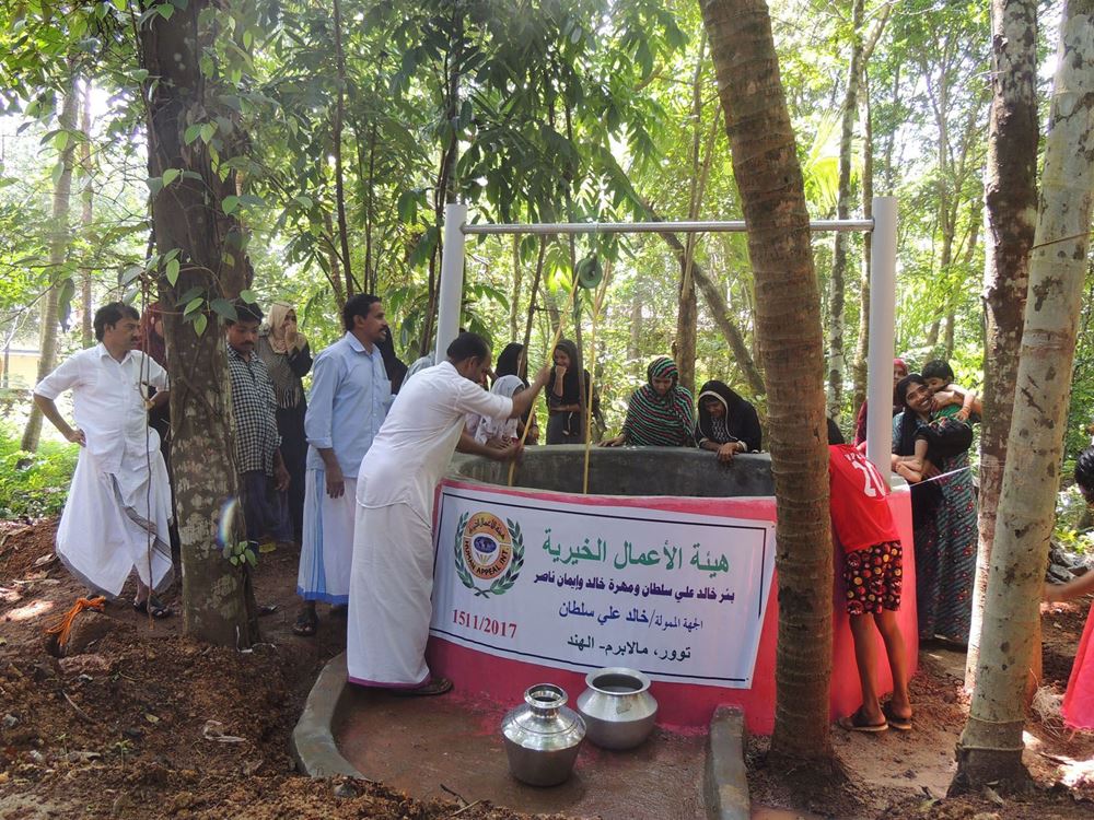 صورة بئر سطحي مزود ببكرة سحب يدوية  -  كيرلا الهند