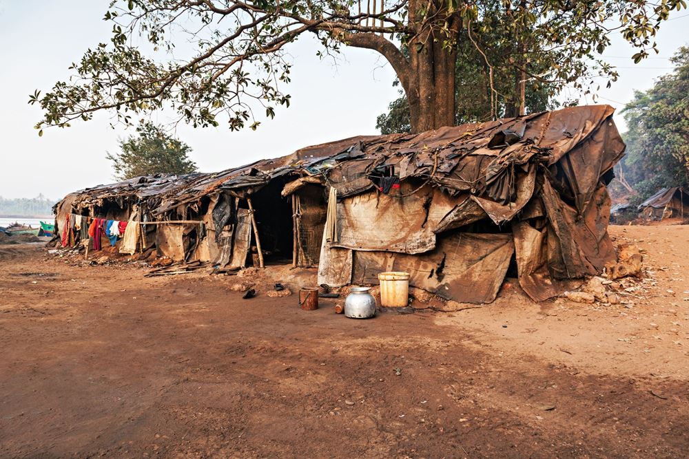 صورة بناء منزل لأسرة لاجئة - كينيا رقم المشروع 3852/2020
