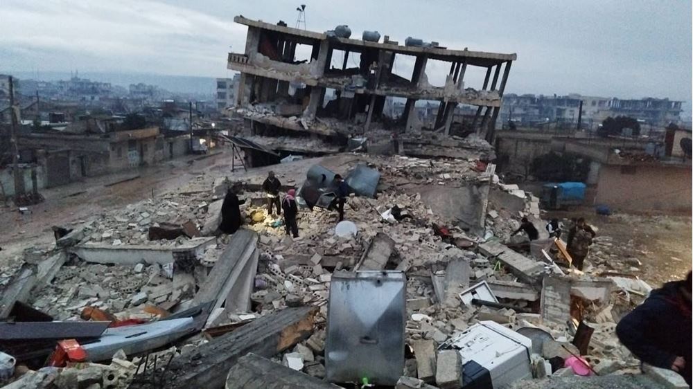 صورة إغاثة منكوبي الزلزال في سوريا وتركيا
