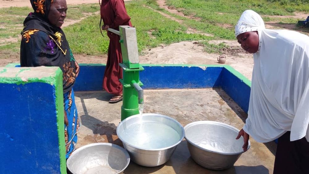 Picture of A 15 meter deep shallow well with a manual drag reel