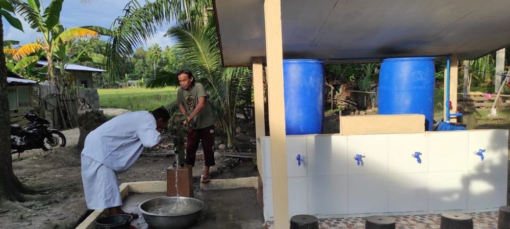 Picture of A 10m deep shallow well with a hand pump