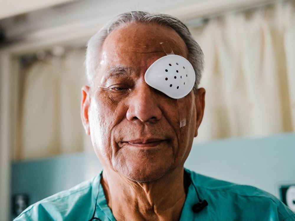 Picture of An elderly person in need of eye treatment - 1004512