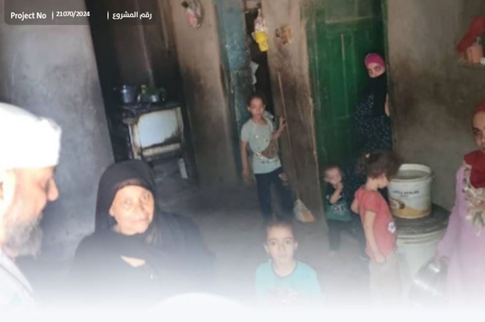 صورة أسرة مُتعفِّفة بحاجة لمساعدتكم