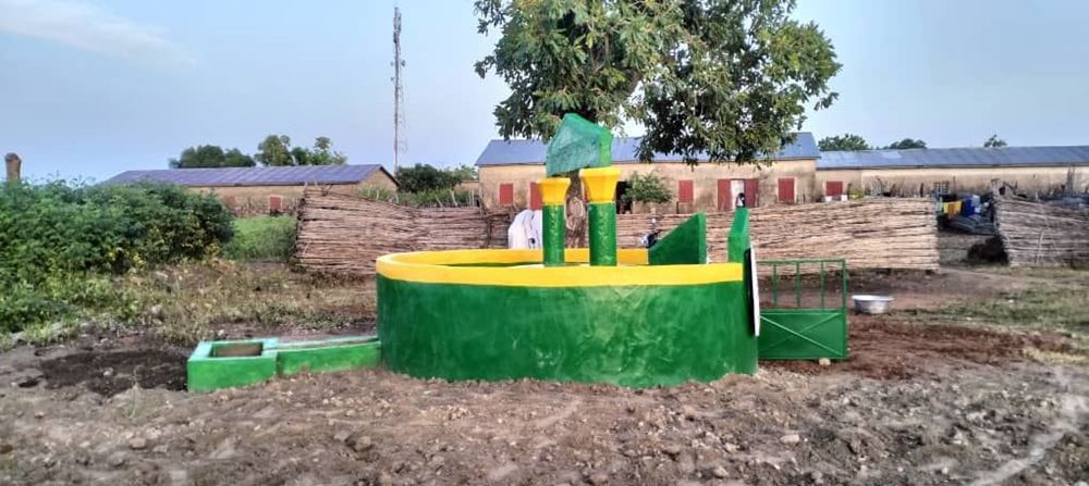 صورة بئر سطحي لقرية نائية