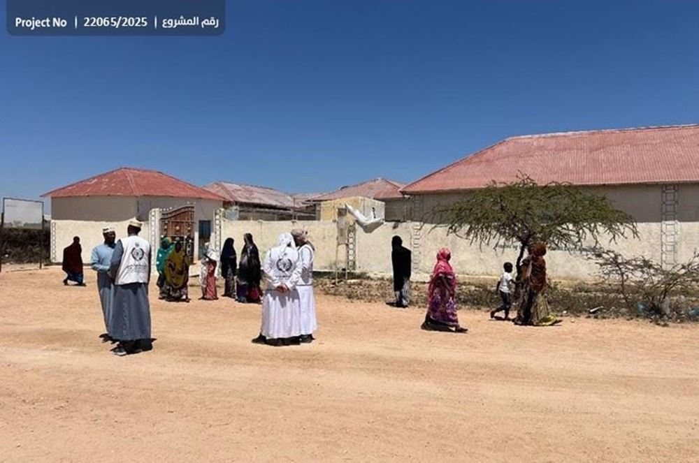 صورة توفير أجهزة وأدوية لمركز صحي بالصومال