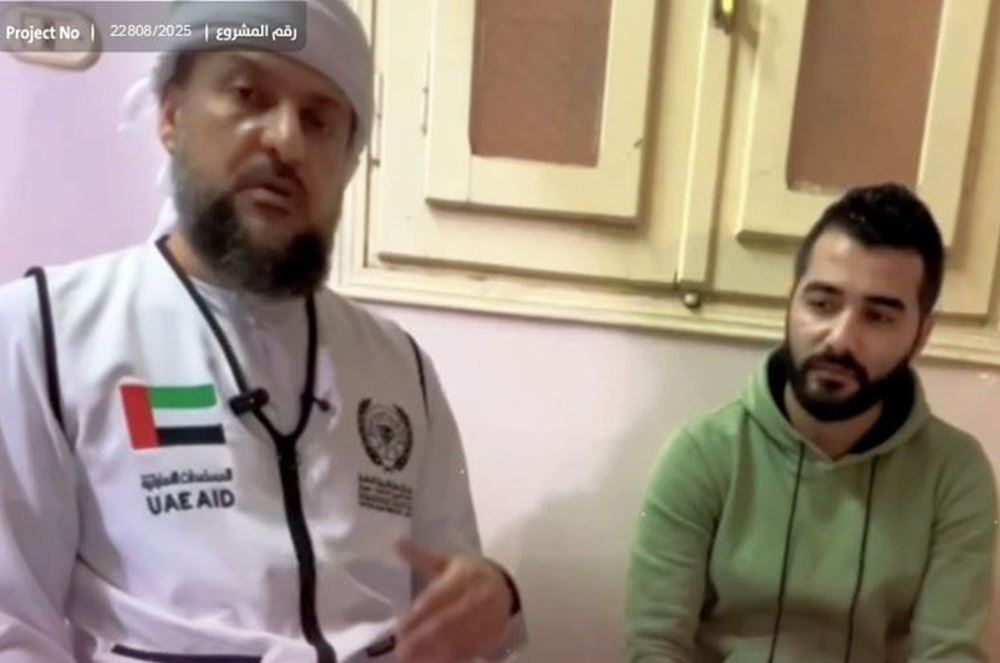 صورة عملية في الركبة لشاب فقير