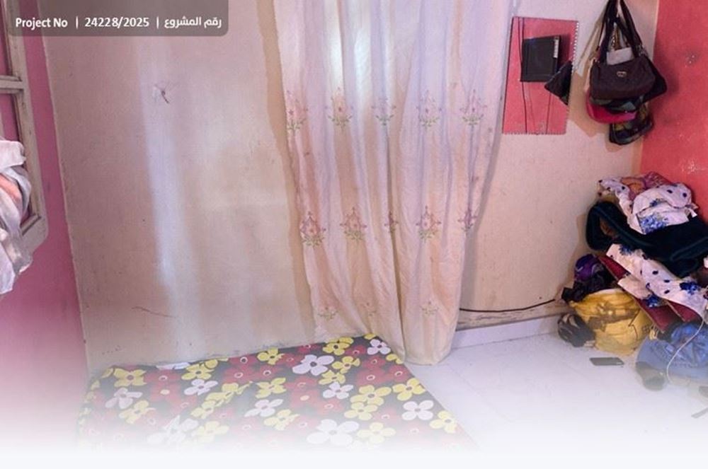 صورة غرفة بلا أثاث تحتضن أيتامًا ينتظرون دفء الخير