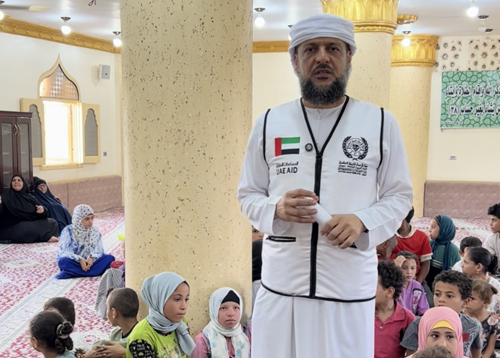 صورة أيتام بانتظار من يسعدهم