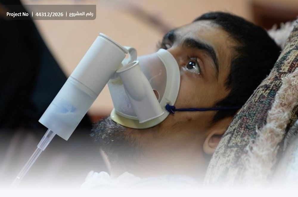 صورة أدوية ومستلزمات لشاب من ذوي الهمم