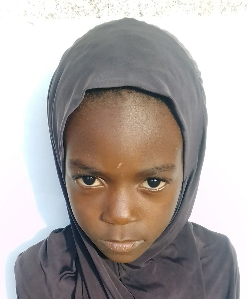 صورة اليتيمة  -  حنيفة - 58355