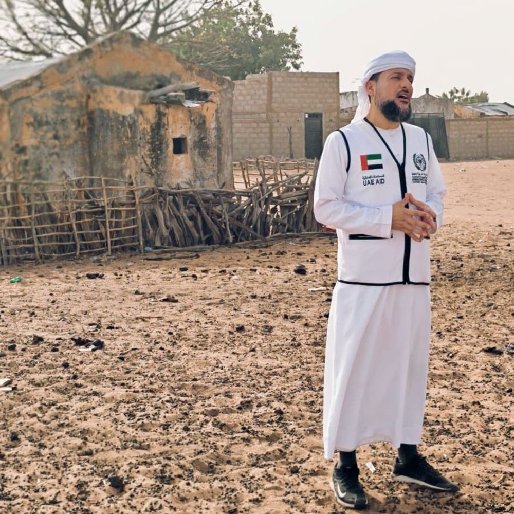 صورة ( مسجد لقرية سنغالية مأهولة بالسكان )