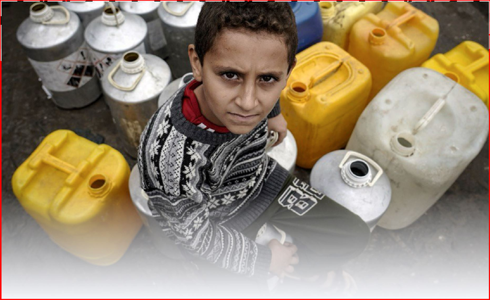 صورة صهاريج مياه لأسر غزة