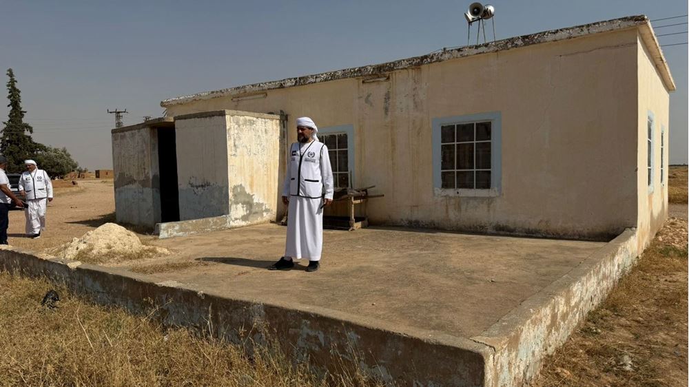 صورة ( صيانة وترميم مسجد قديم في سوريا )