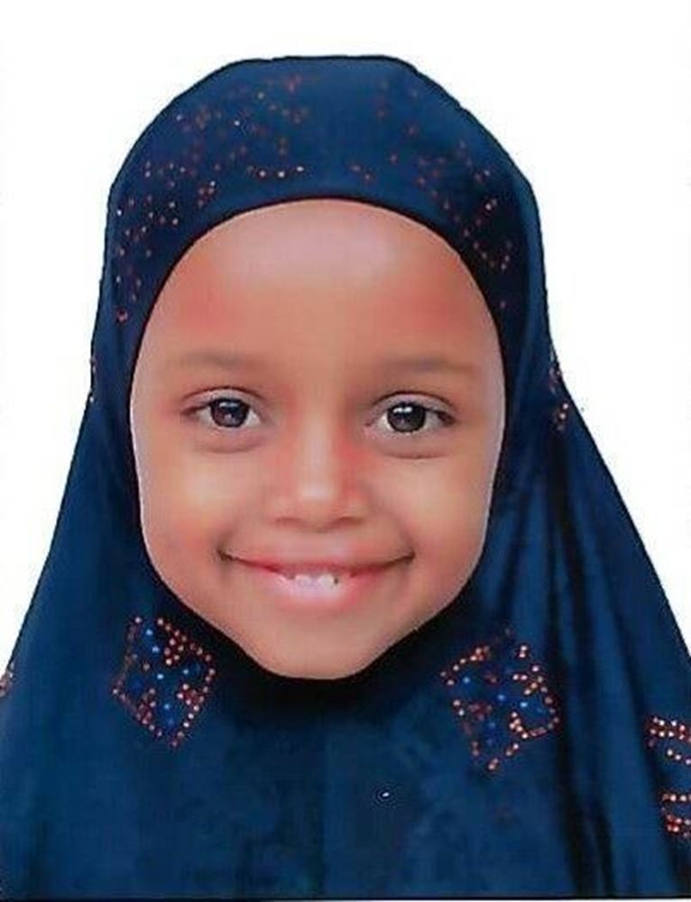 صورة اليتيمة - اسماء - 44444
