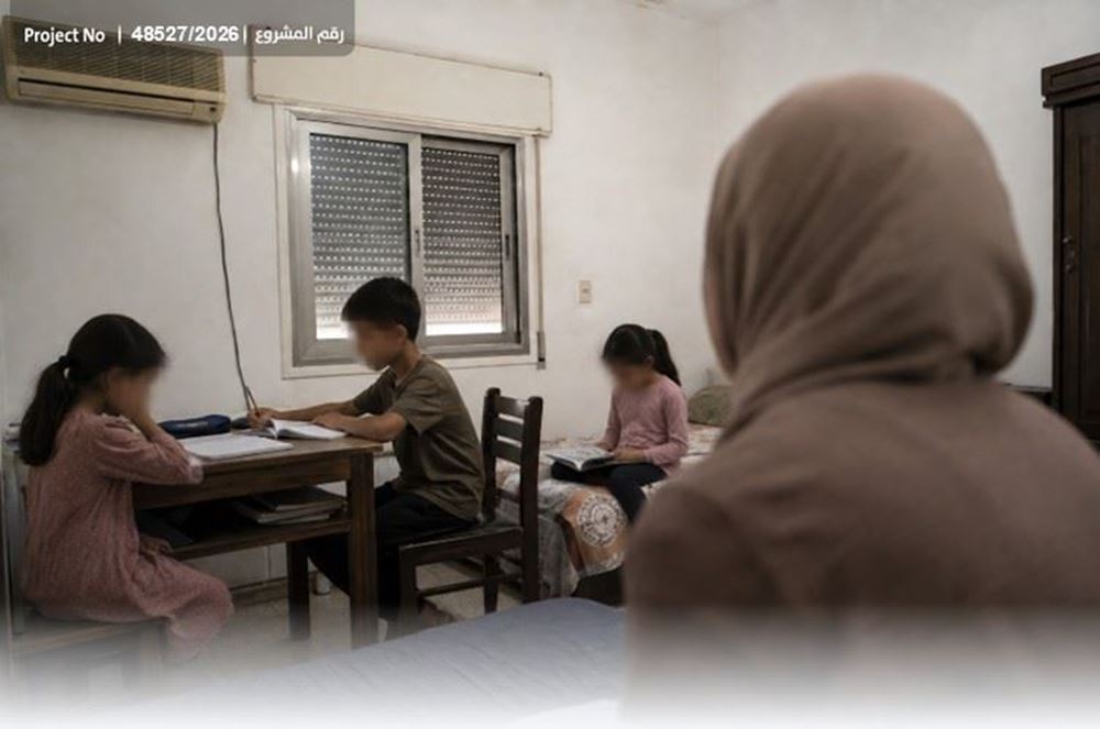 صورة طفلتان بحاجة لرسوم دراسيّة والأم تناشدكم-1033570