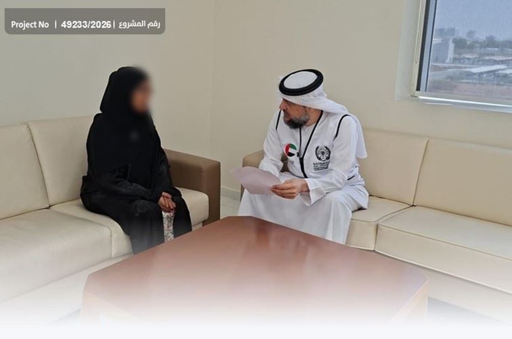 صورة أرملة تناشدكم لاستكمال دراسة ابنها